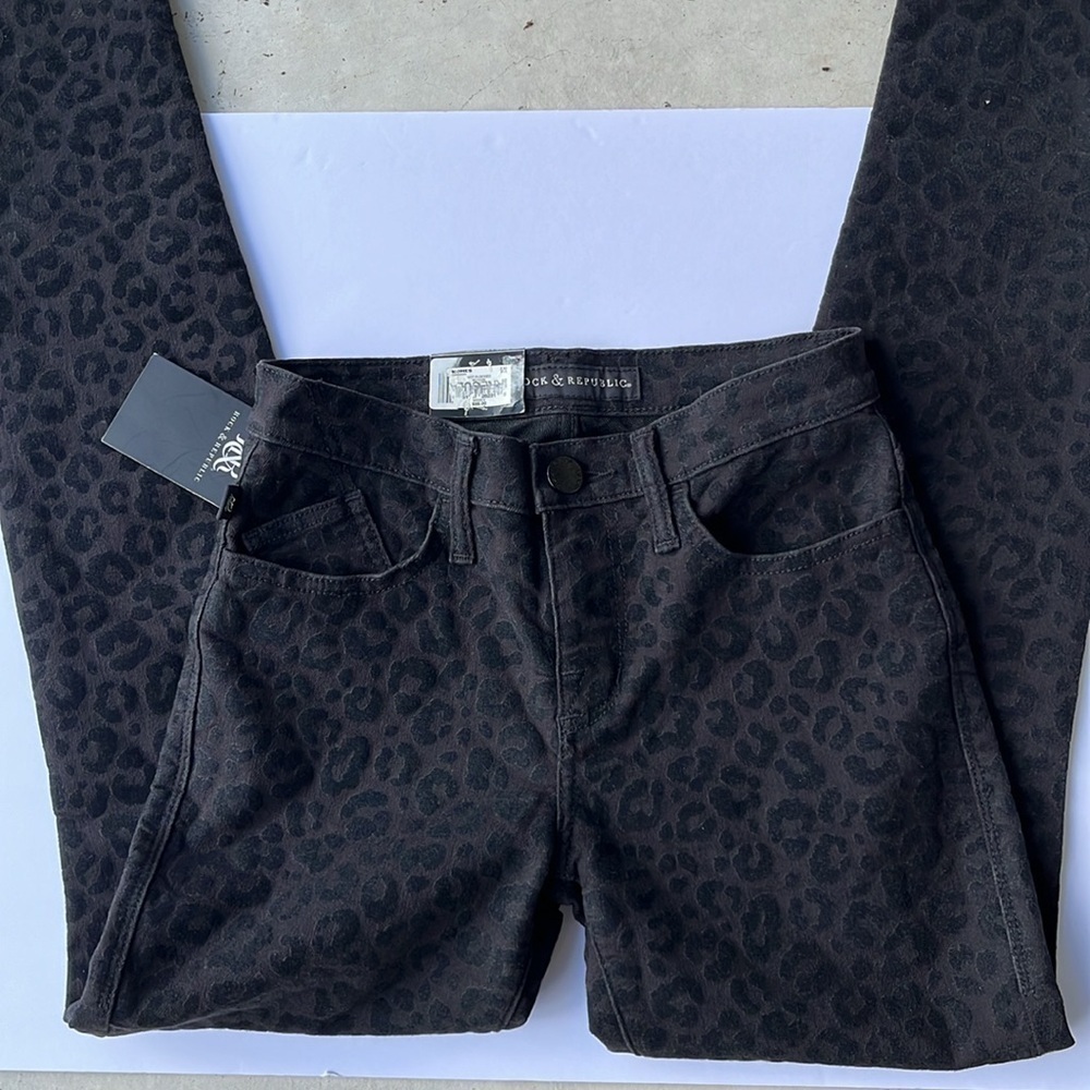 🆕 Rock & Republic Kashmiere Black Leopard Flocked Mid-Rise Legging-IRREGULAR - Picture 5 of 13
